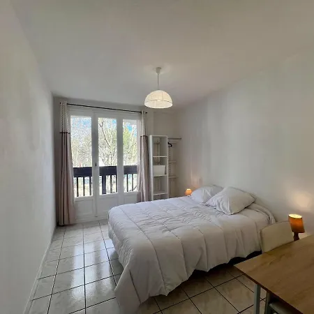 Apartment Beau T3 Avec Balcon A