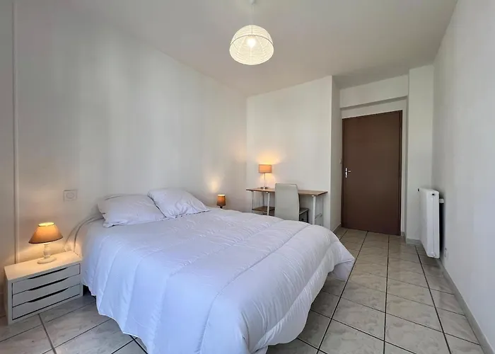 Apartament Beau T3 Avec Balcon A Perpignan